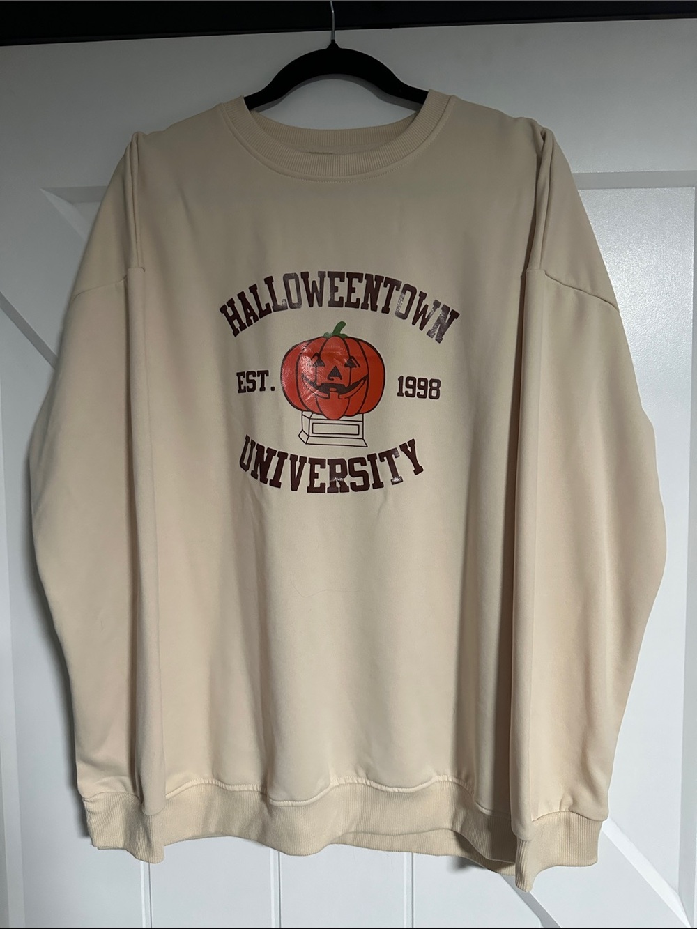 SHEIN Cream Crewneck Sweatshirt with Pumpkin Graphic